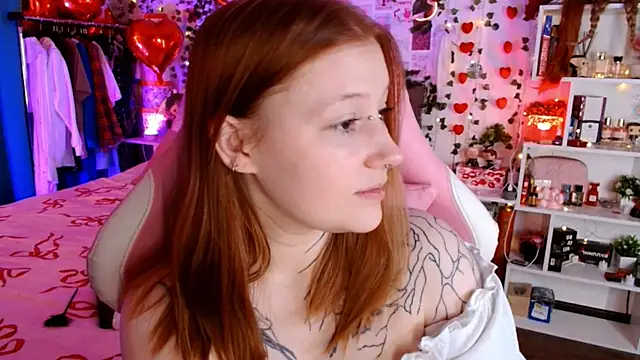 Ayla Hicks online show from February 23, 2:42 am