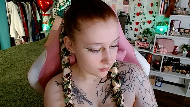 Ayla Hicks online show from March 21, 3:55 am