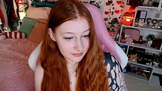 Ayla Hicks online show from April 13, 3:01 am