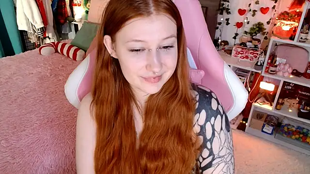 Ayla Hicks online show from April 14, 3:12 am