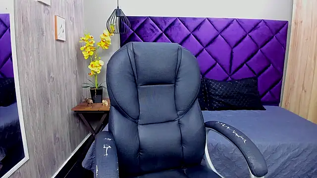 Snapshot of ChloeCampbell03 chatting on September 26, 1:04 pm ChloeCampbell03 online show from September 26, 1:04 pm