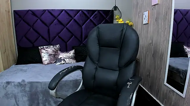 Snapshot of ChloeCampbell03 chatting on November 8, 5:45 pm ChloeCampbell03 online show from November 8, 5:45 pm