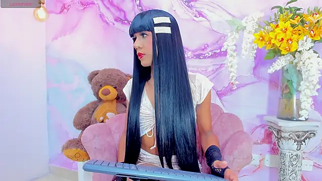 Snapshot of Bi_Loverss chatting on November 4, 7:35 pm Bi Loverss online show from November 4, 7:35 pm