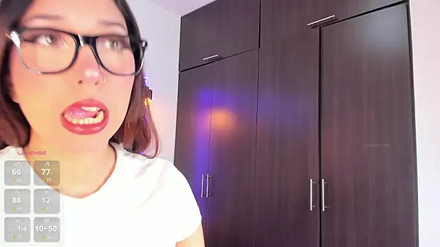 emily  walker online show from October 5, 2:54 am