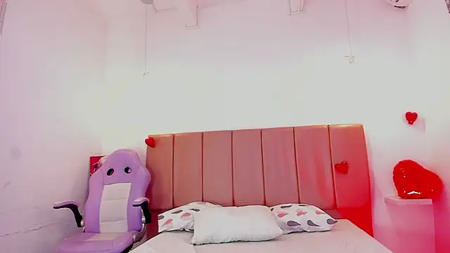 emily  walker online show from February 15, 5:37 am