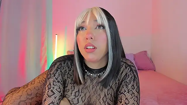 emily  walker online show from May 15, 11:12 pm