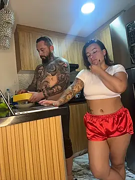 Snapshot of liz_and_thiago chatting on October 3, 12:51 am liz and thiago online show from October 3, 12:51 am