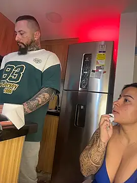 Snapshot of liz_and_thiago chatting on October 13, 1:33 pm liz and thiago online show from October 13, 1:33 pm