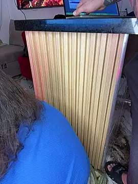 Snapshot of liz_and_thiago chatting on November 14, 12:37 pm liz and thiago online show from November 14, 12:37 pm