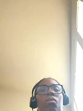 YeahhhitsBreezy online show from October 13, 6:41 pm