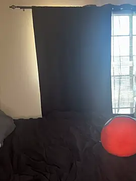 Snapshot of YeahhhitsBreezy chatting on February 26, 10:31 pm YeahhhitsBreezy online show from February 26, 10:31 pm