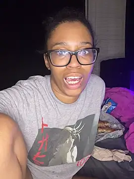 Snapshot of YeahhhitsBreezy chatting on March 5, 1:01 am YeahhhitsBreezy online show from March 5, 1:01 am