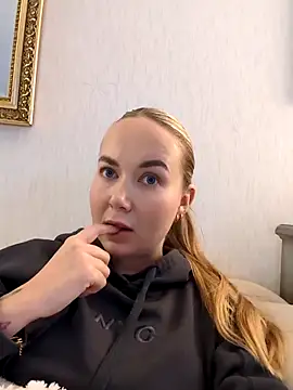 BarbieDolly x online show from November 14, 4:06 pm