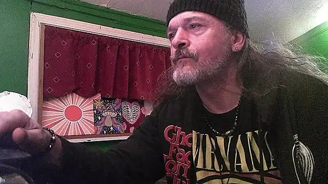 HippieDad333 online show from April 18, 5:22 am