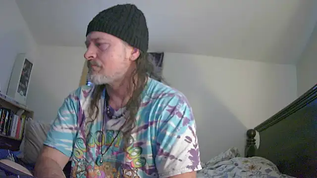 Snapshot of HippieDad333 chatting on May 16, 10:08 pm HippieDad333 online show from May 16, 10:08 pm