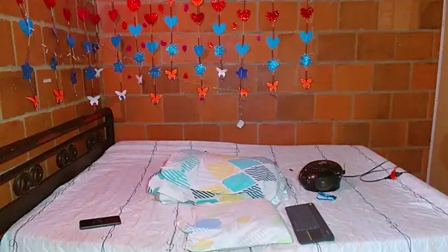 lorenacapelli online show from October 3, 11:35 pm