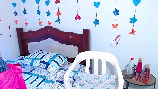 lorenacapelli online show from April 3, 2:04 pm