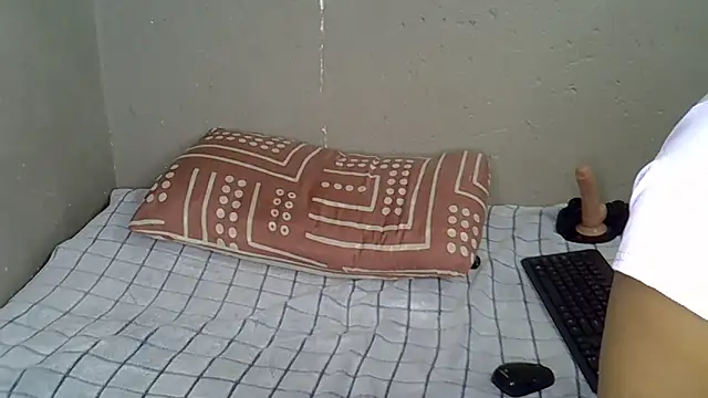 Bellabootie online show from February 3, 6:46 pm