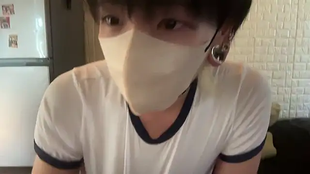 Snapshot of tora3220 chatting on October 14, 5:19 am tora3220 online show from October 14, 5:19 am