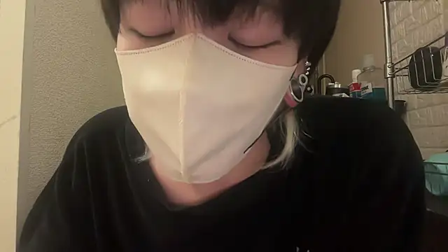 Snapshot of tora3220 chatting on October 26, 1:50 pm tora3220 online show from October 26, 1:50 pm