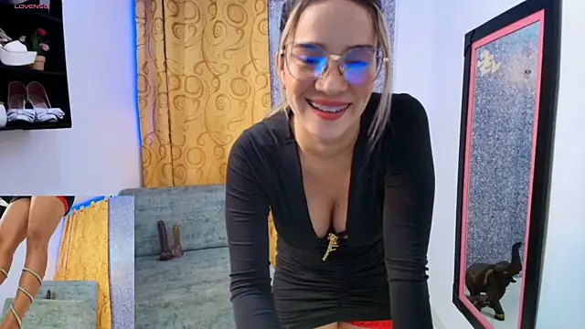 Snapshot of Sally_Ricci chatting on May 1, 4:11 pm Sally Ricci online show from May 1, 4:11 pm