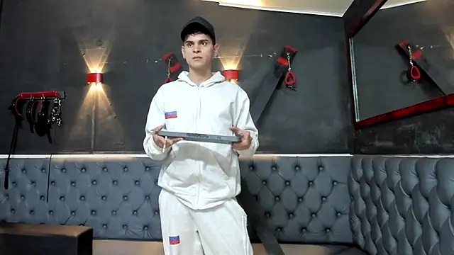 Snapshot of liam_coleman25 chatting on December 17, 5:24 am liam coleman25 online show from December 17, 5:24 am