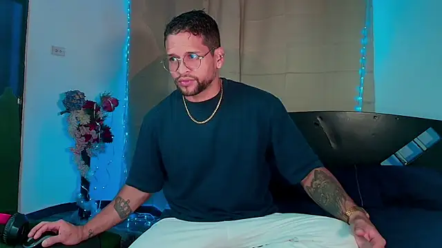 LucasGaeel online show from October 9, 12:19 am