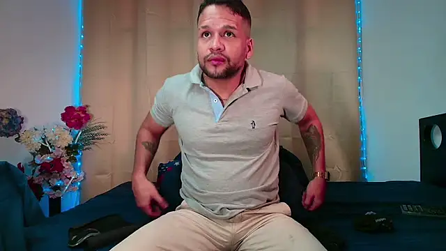 LucasGaeel online show from February 5, 1:05 pm