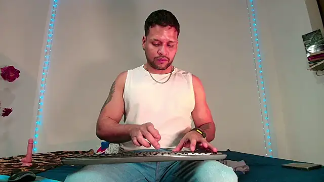 LucasGaeel online show from March 4, 1:22 am