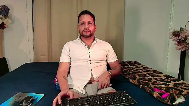 LucasGaeel online show from March 30, 3:40 am