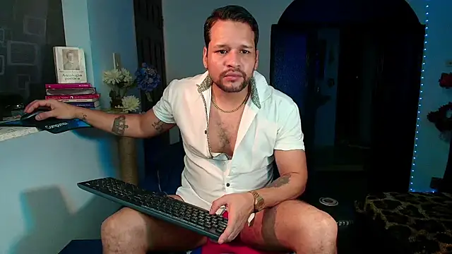 Snapshot of LucasGaeel chatting on May 3, 1:55 am LucasGaeel online show from May 3, 1:55 am
