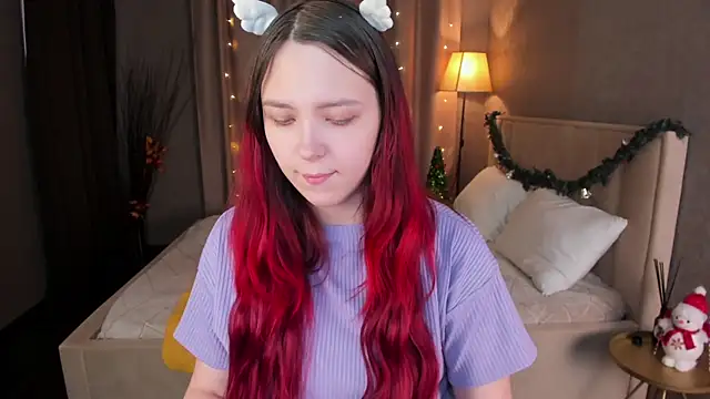 Monica  Queen online show from December 5, 5:27 am