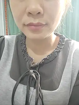 Girl Shy2000 online show from November 10, 2:32 am