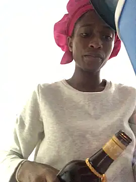 Caramel102004 online show from April 8, 12:05 pm