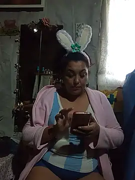 Snapshot of Lobizona chatting on May 22, 12:44 pm Lobizona online show from May 22, 12:44 pm