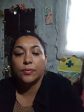 Snapshot of Lobizona chatting on May 27, 12:35 pm Lobizona online show from May 27, 12:35 pm