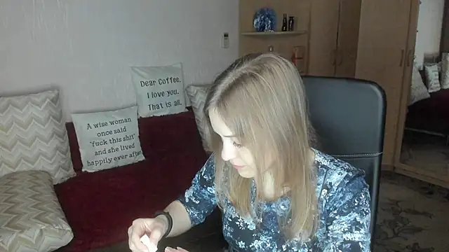 Tiffany Bates online show from February 1, 3:38 am