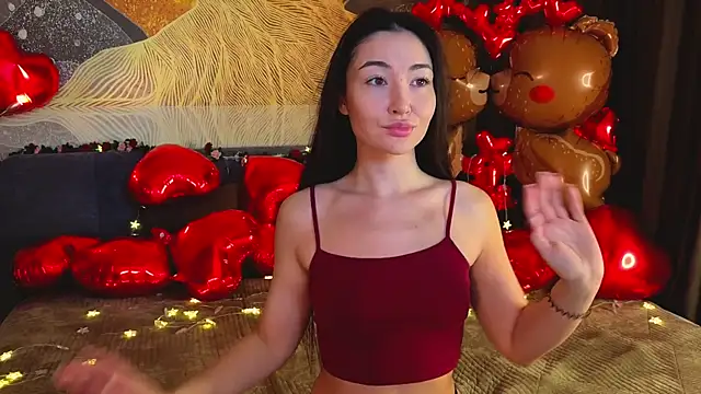 Snapshot of MilaYumi chatting on February 14, 8:11 am MilaYumi online show from February 14, 8:11 am