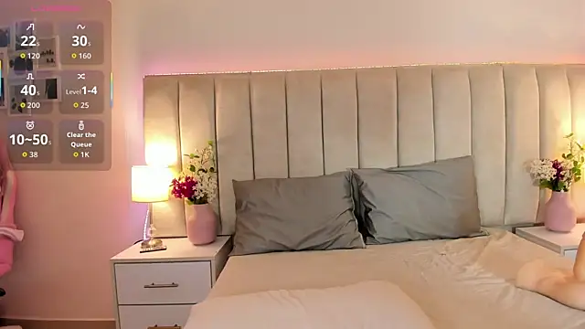 Snapshot of EllaaThorne chatting on November 13, 8:08 pm EllaaThorne online show from November 13, 8:08 pm