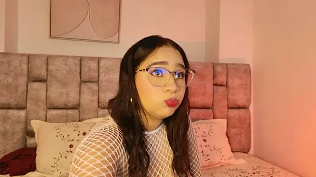 LiaraBloom online show from October 16, 1:01 pm