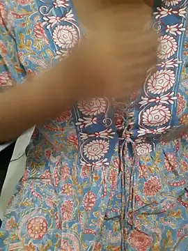 Minakshi 677 online show from October 4, 5:33 pm