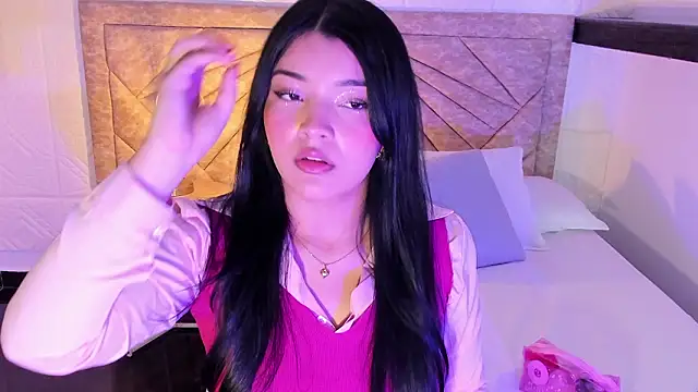 EmmaBlossom online show from March 7, 1:08 pm