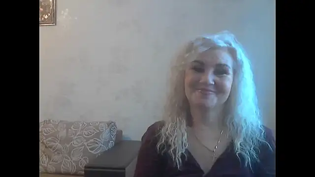 Snapshot of LadySexyBlond chatting on March 30, 12:39 pm LadySexyBlond online show from March 30, 12:39 pm