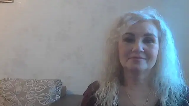 Snapshot of LadySexyBlond chatting on April 13, 7:58 am LadySexyBlond online show from April 13, 7:58 am