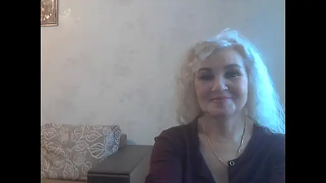 Snapshot of LadySexyBlond chatting on May 11, 5:24 am LadySexyBlond online show from May 11, 5:24 am