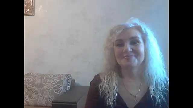 Snapshot of LadySexyBlond chatting on May 18, 1:39 pm LadySexyBlond online show from May 18, 1:39 pm