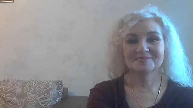 Snapshot of LadySexyBlond chatting on June 1, 7:21 am LadySexyBlond online show from June 1, 7:21 am