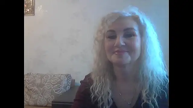 Snapshot of LadySexyBlond chatting on June 4, 3:51 pm LadySexyBlond online show from June 4, 3:51 pm