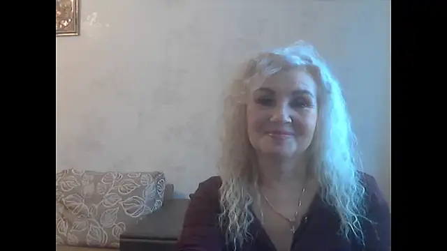 Snapshot of LadySexyBlond chatting on July 21, 12:51 pm LadySexyBlond online show from July 21, 12:51 pm