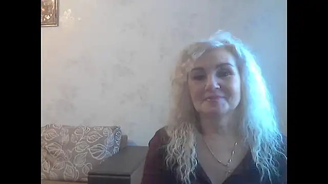 Snapshot of LadySexyBlond chatting on July 28, 5:45 pm LadySexyBlond online show from July 28, 5:45 pm